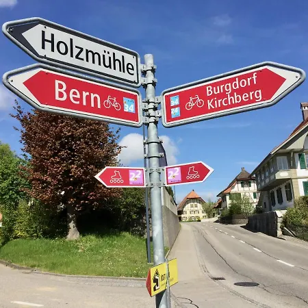Zur alten Schmiede, 70m2 Studio mit Kaminfeuer, Sauna, E-Auto-Ladestation Fraubrunnen Exterior foto